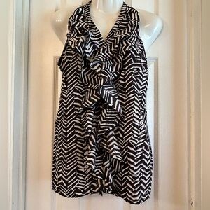 Milano Sleeveless Ruffle Button Front Blouse used size medium